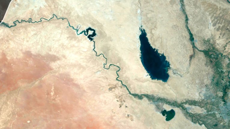 Detailed Iraq satellite images used for educational purposes.