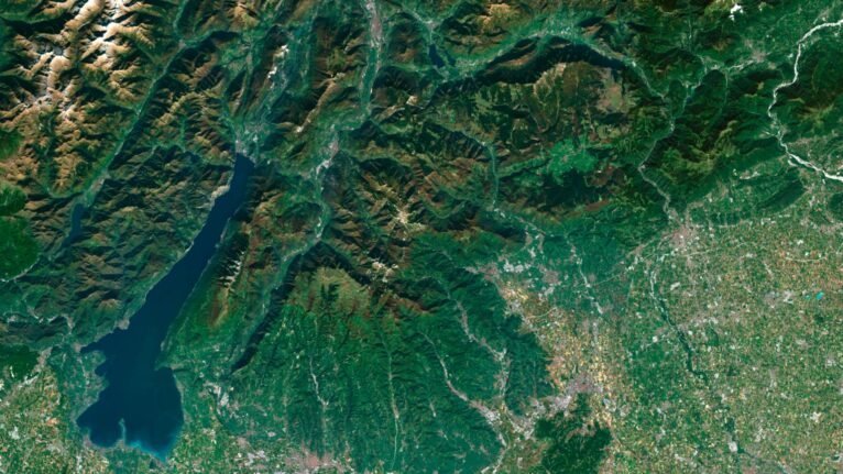 Detailed Italy satellite images used for educational purposes.