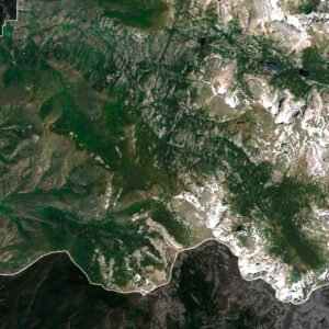 Detailed map of Colorado's Rocky Mountain National Park highlighting peaks and valleys.